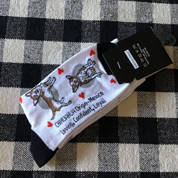 NWT HWA YU Women I ❤️ My CHIHUAHUA Dog Crew Socks Size 9-11 - Picture 2 of 2